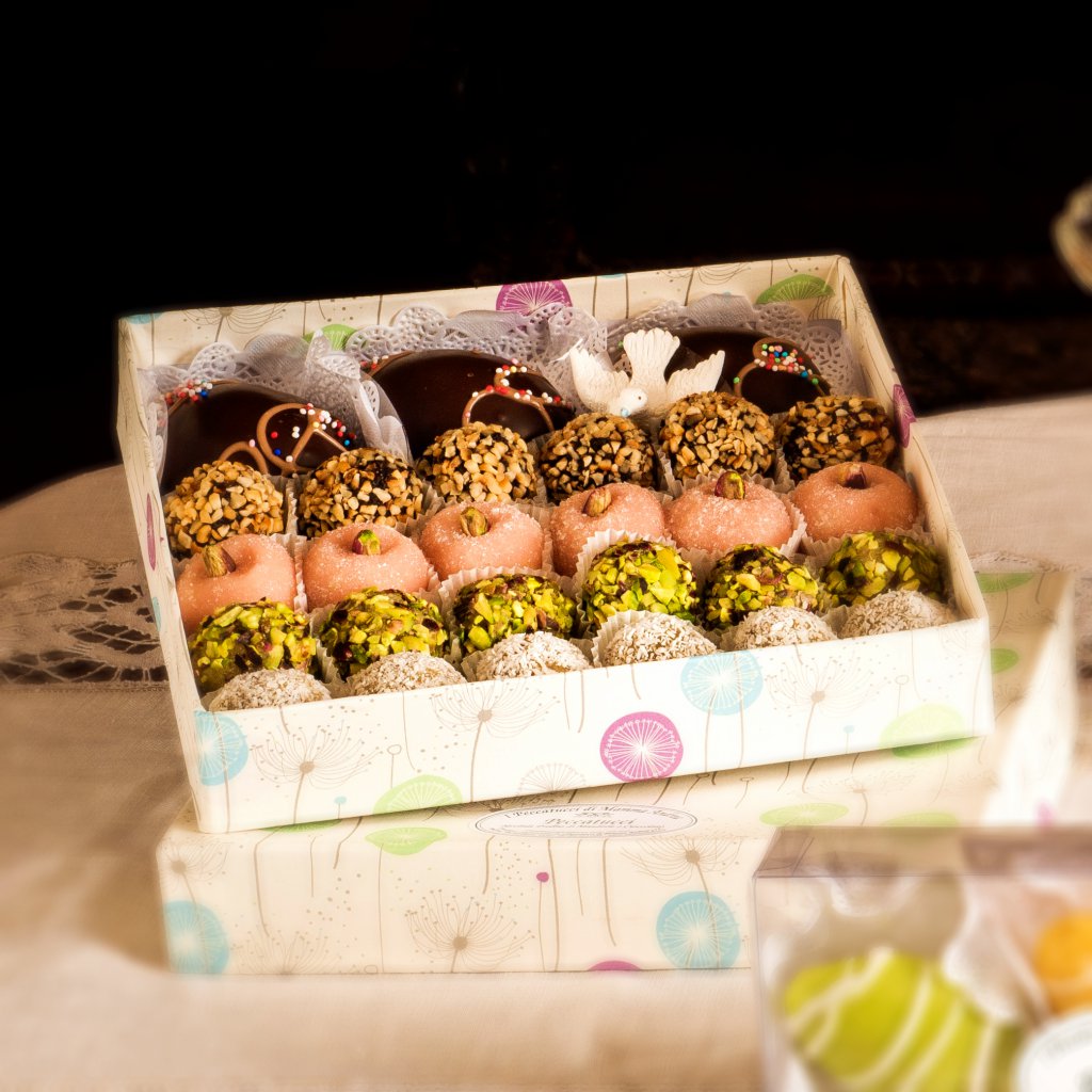 Peccatucci, Arance, Pasta Reale e Cioccolato Torronato